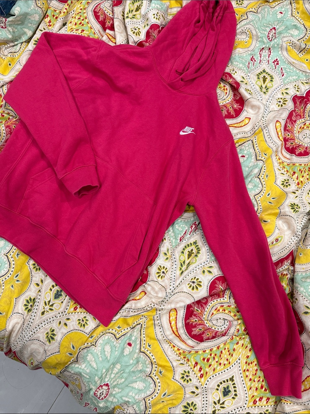 Nike Women’s Hoodie in Fuchsia Pink